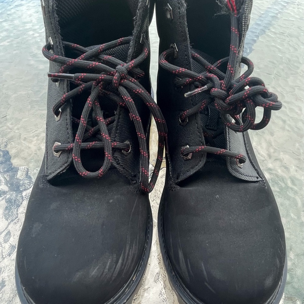 Sketcher boy combat boots size 5